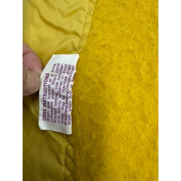 North Star By Chatham Vintage 70's Embroidered Blanket 89 x 62, Floral - Picture 7 of 8